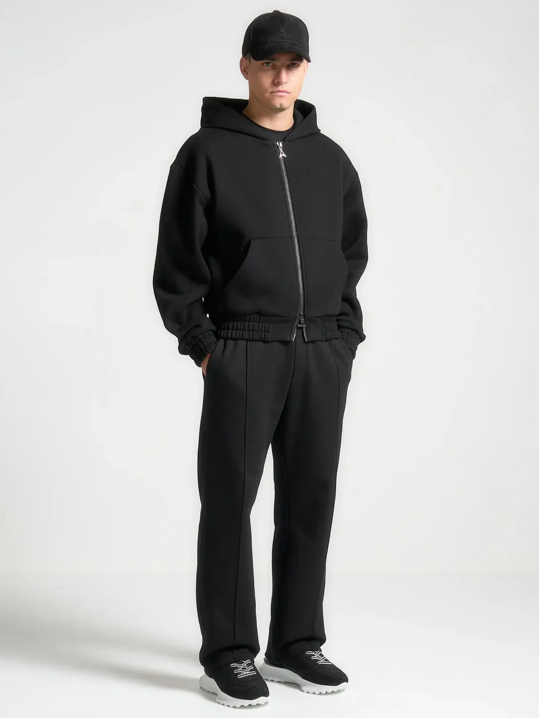Cassonava Tracksuit - Image 12