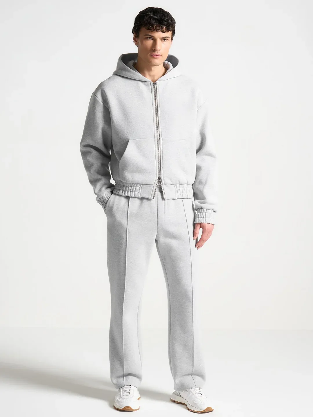Cassonava Tracksuit - Image 6