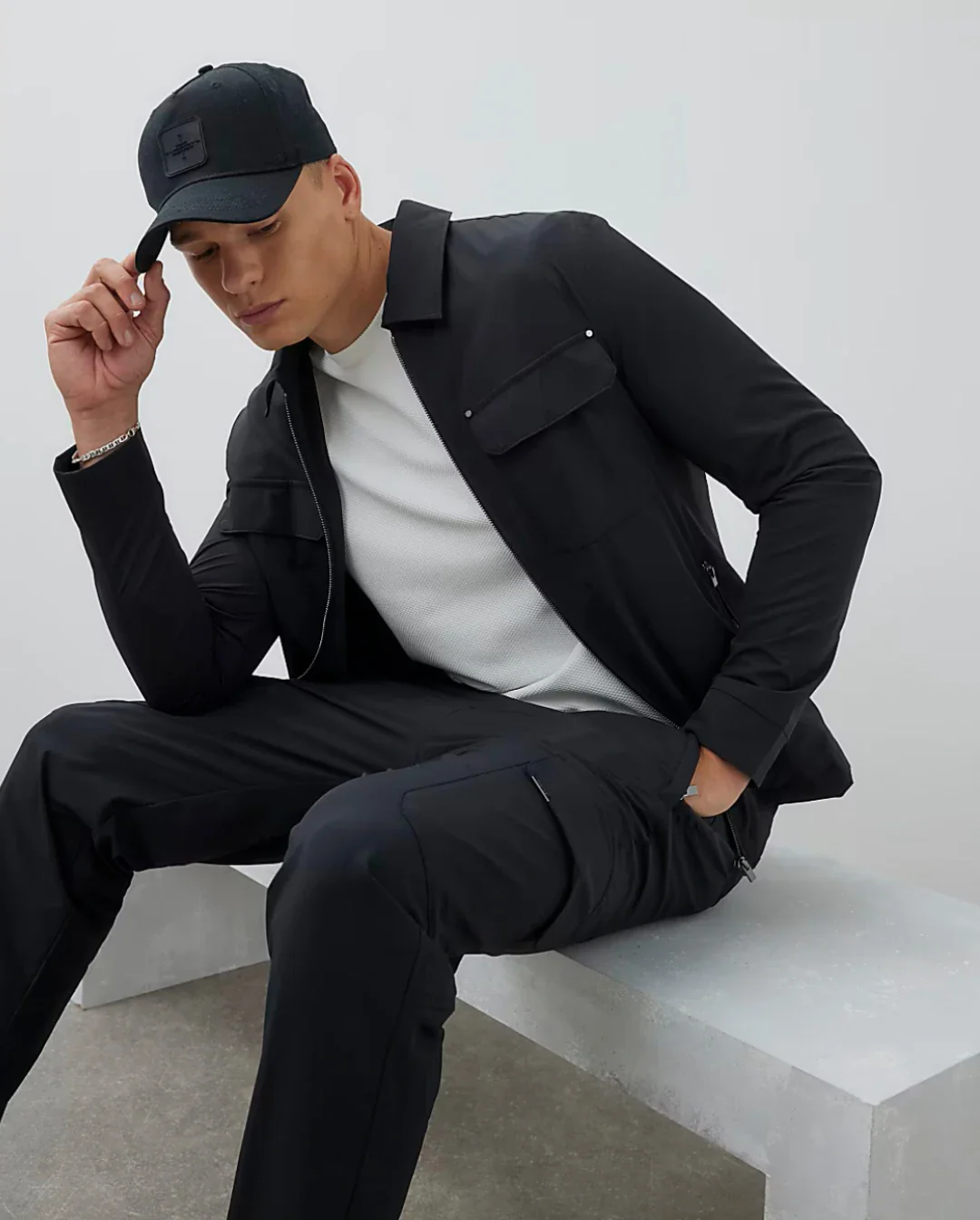 Muscle fit shacket and cargo - Image 16